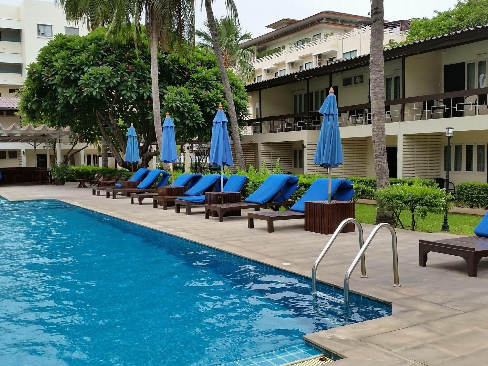Nautical Inn Pattaya Exterior photo