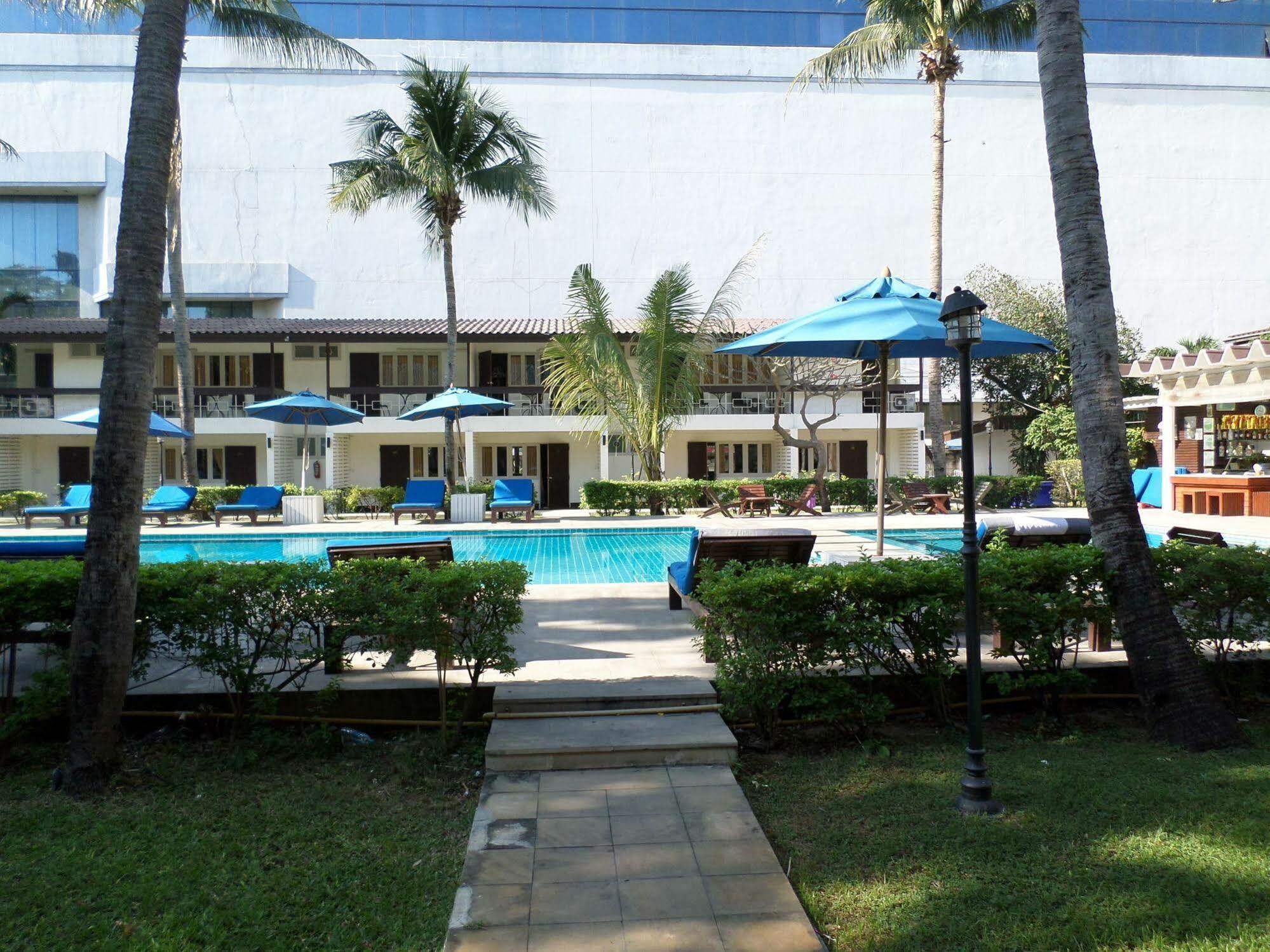 Nautical Inn Pattaya Exterior photo