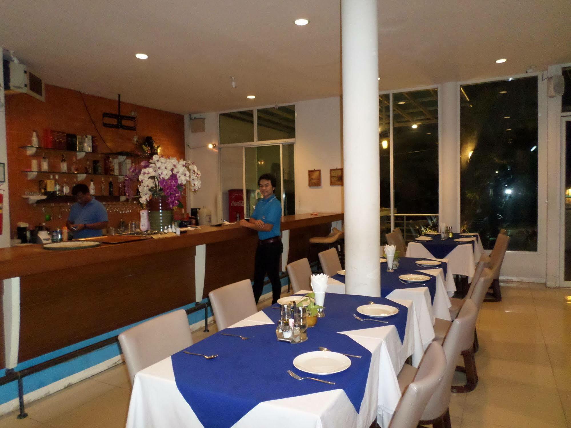 Nautical Inn Pattaya Exterior photo