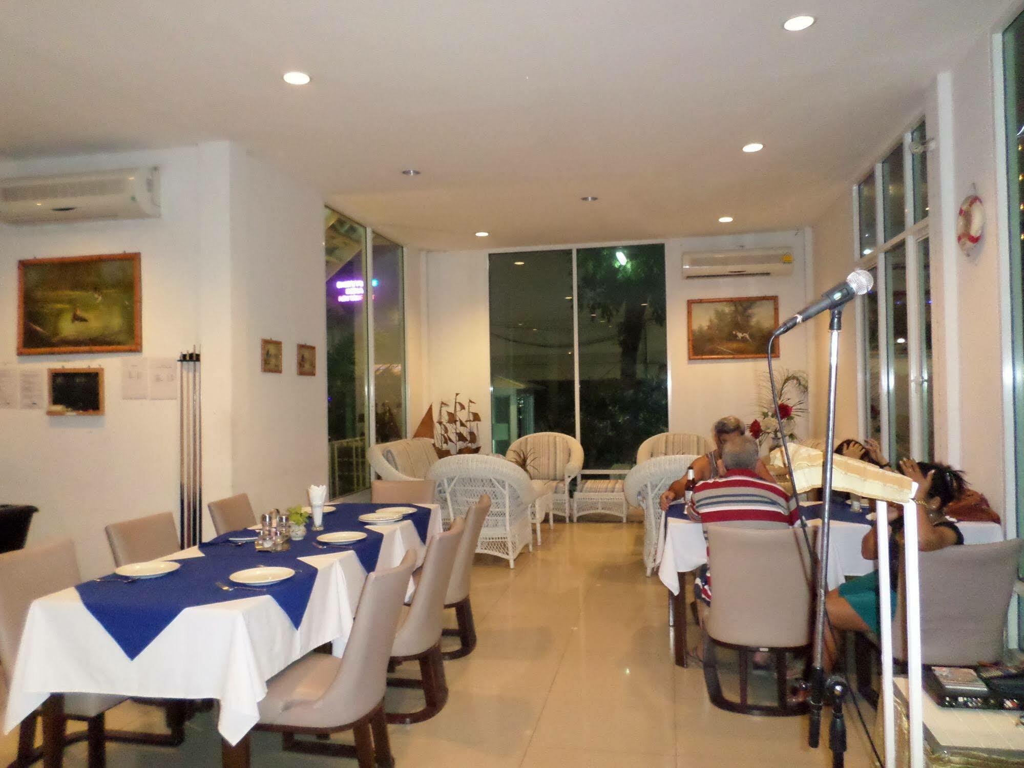Nautical Inn Pattaya Exterior photo